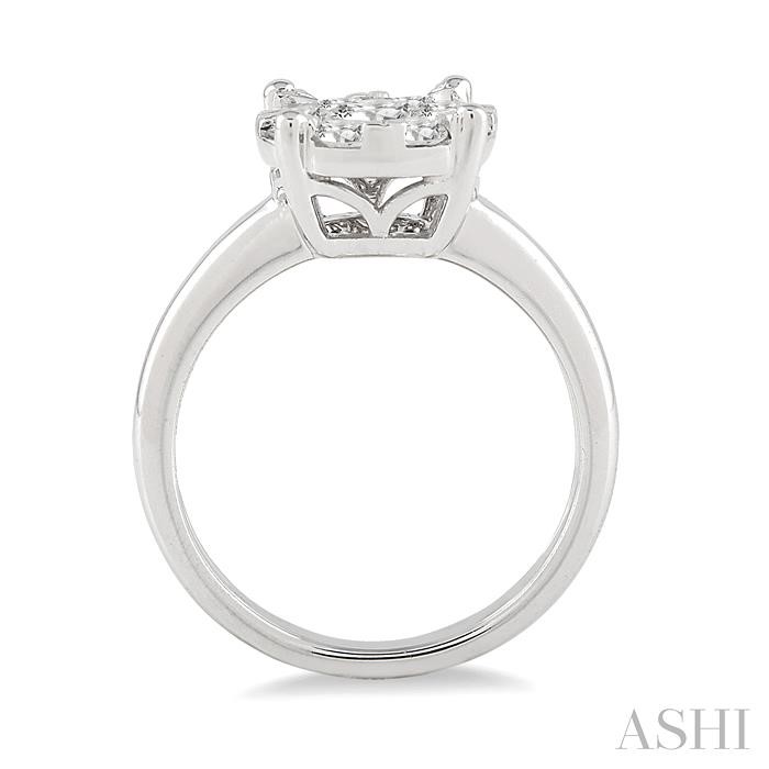 Round Shape Lovebright Essential Diamond Engagement Ring