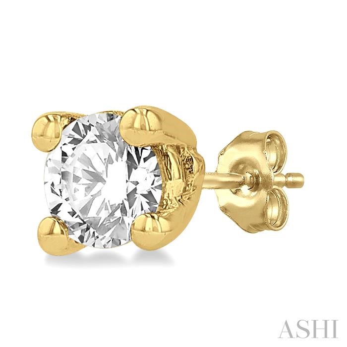 Round Shape Diamond Stud Earrings