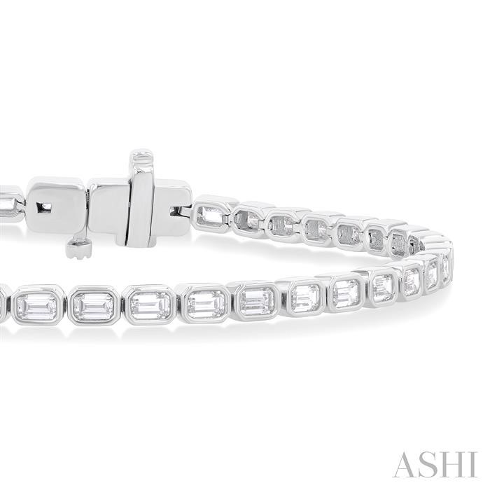 EMERALD SHAPE EAST-WEST BEZEL SET DIAMOND TENNIS BRACELET